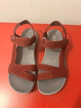 Eddie Bauer Size 9 Womens Flexion Burgundy Sandals